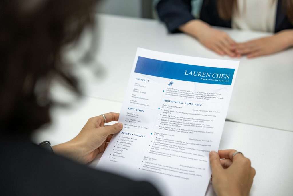 como contratar trabajadores extranjeros
